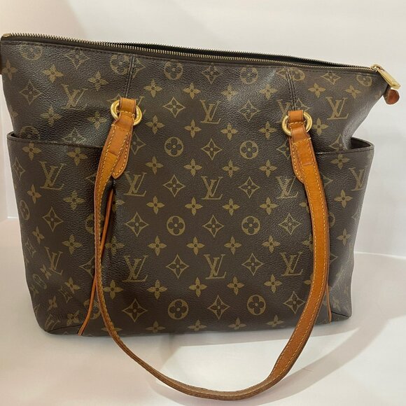 Louis Vuitton Totally PM Monogram Canvas Tote Bag (discontinued 2021) - Picture 4 of 13